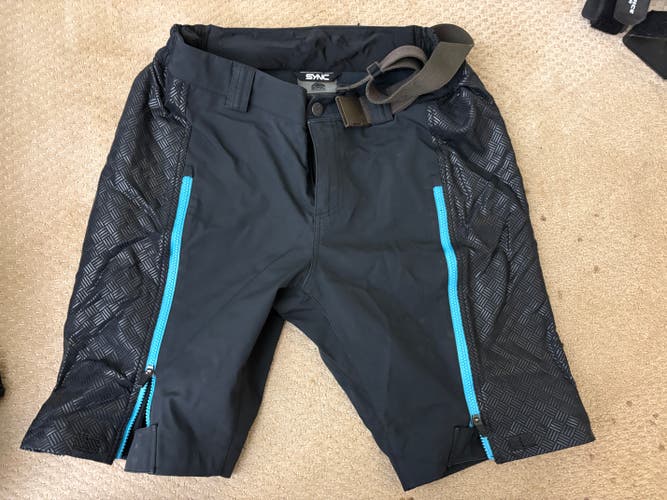 Black Men's Adult XL SYNC Ski shorts (Used)