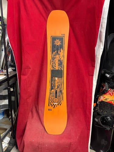 Snowboard: Rossignol EXP3 Rail snowboard (155 cm length) designed with a soft flex.