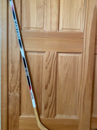 Youth Reebok Right Handed Hockey Stick 87 Flex (Used)