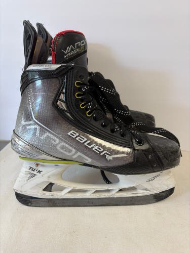 Bauer Vapor Hyperlite X Hockey Skates Regular Width Size 4.5 (Used)