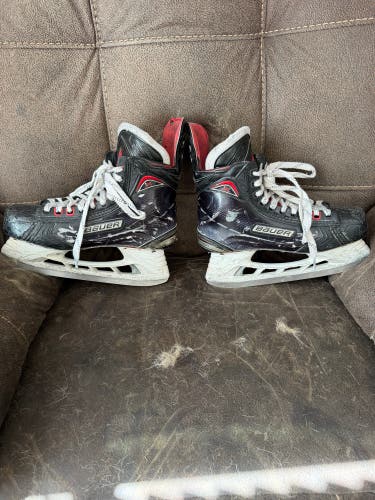 Black 2017 Bauer Vapor 1X Hockey Skates Regular Width Pro Stock 7 (Used)
