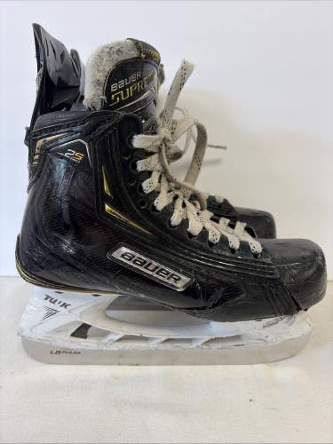 Junior Size 4.5 Bauer Supreme 2S PRO Ice Hockey Skates.