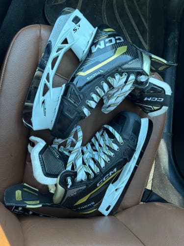 2022 CCM AS-V Pro Hockey Skates 8.5 (Used)