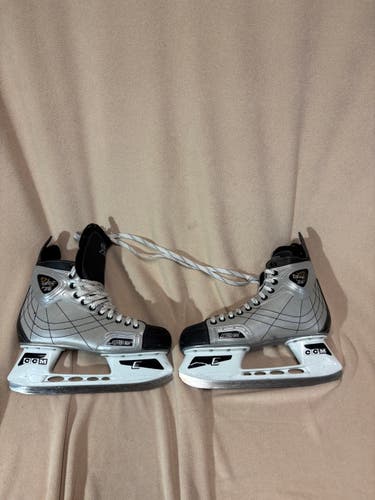 CCM 2.0 Hockey Skates 11 (Used)
