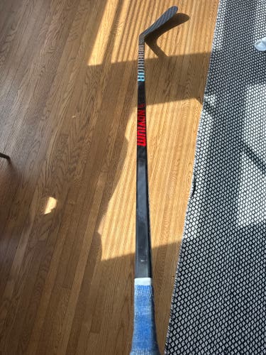 Senior Warrior Novium 2 Pro Right Handed Hockey Stick W03 85 Flex Pro Stock (Used)