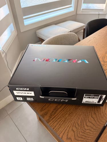2026 CCM Vizion Hockey Skates Regular Width 7.5 (New)