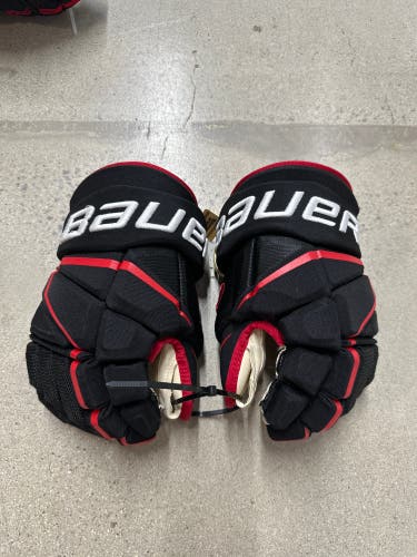 NHL blackhawks Bauer Vapor Hyperlite Gloves 14" Pro Stock (Used)