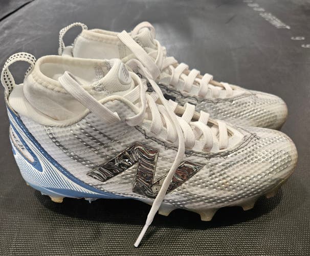 NB Freeze Cleats- used like new 4.5Youth
