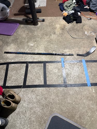 BROKEN Intermediate True Project X Left Hand Hockey Stick P28 65 Flex (Used) WORKS FOR REPAIR