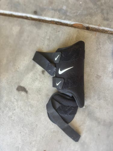 Senior Nike Shin Guards (Used)