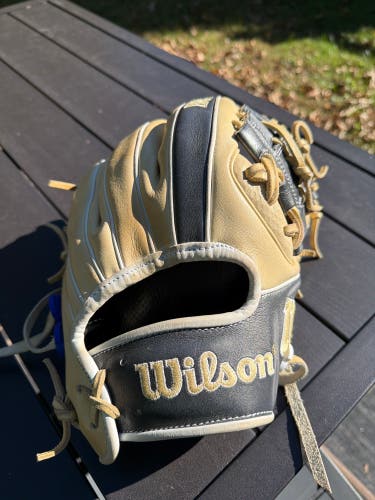 Wilson A2K 1786 11.5" Infield Baseball Glove I-Web RHT Black Blonde