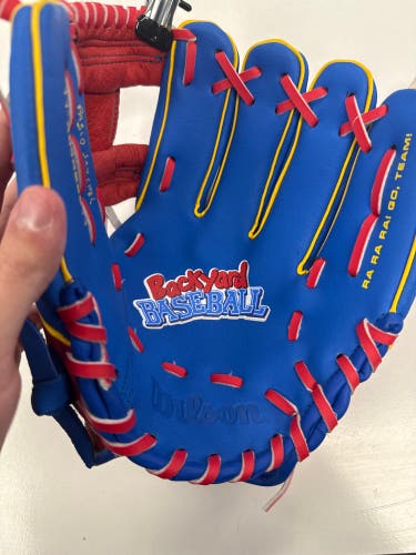 Wilson A450 RH Baseball Glove 11" (New)