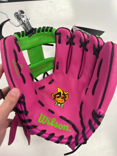 Wilson A450 RH Baseball Glove 11" (New)