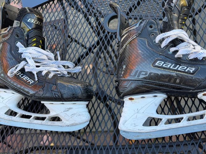 Bauer Supreme Ultrasonic Hockey Skates Size 6.5 (Used)