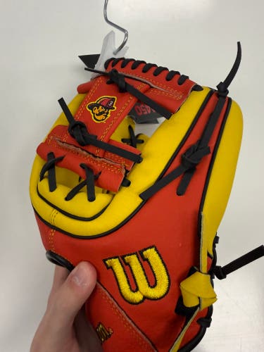 Wilson A450 RH Baseball Glove 11" (New)