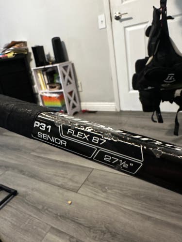 Senior Bauer Supreme One.9 Full Right Goalie Stick 27.5" Paddle (Used)
