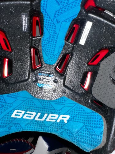 Large Bauer Re-Akt 65 Helmet (Used)