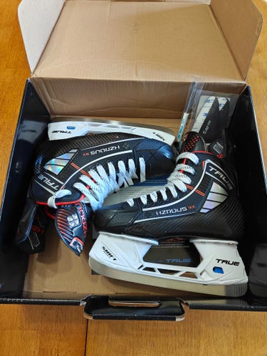 True HZRDUS 9X Hockey Skates – Size 7.5 Regular Like New (Used Twice)