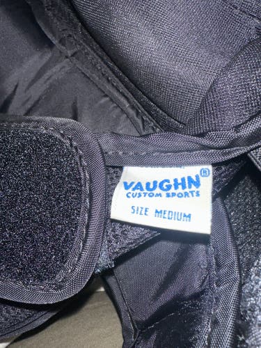 Medium Vaughn Velocity V10 Pro Carbon Goalie Chest Protector (Used)