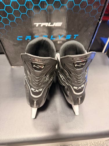 2024 True Catalyst 9x4 Hockey Skates Wide Width 8.5 (Used)