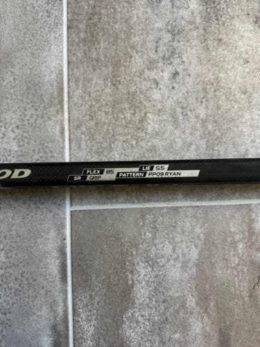 Senior Sher-Wood Nexon N12 Right Handed Hockey Stick 85 Flex (Used)