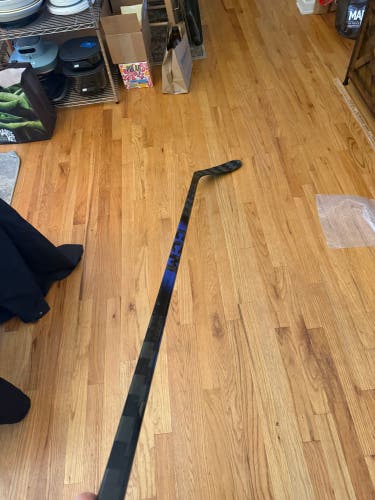 CCM Ribcor Trigger 10 Pro Right Handed Hockey Stick P28 75 Flex (New)