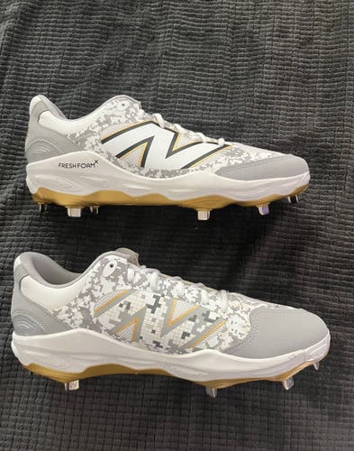 Men's Size M 12.0 (W 13.0) New Balance 3000v7 (New)