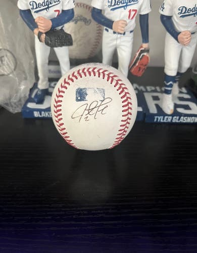 Signed Justin turner baseball Red Sox