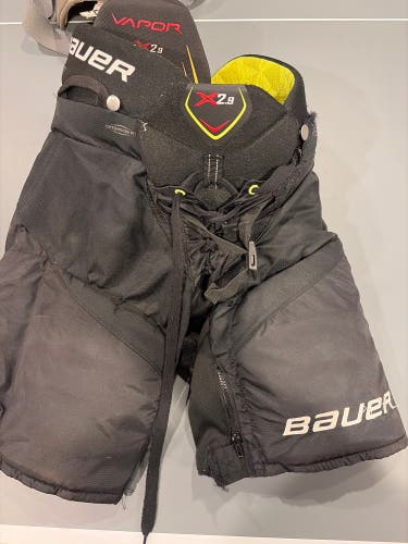 Junior Medium Bauer Vapor X2.9 Hockey Pants (Used)