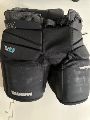 Senior Medium Vaughn Velocity V9 Hockey Goalie Pants (Used)