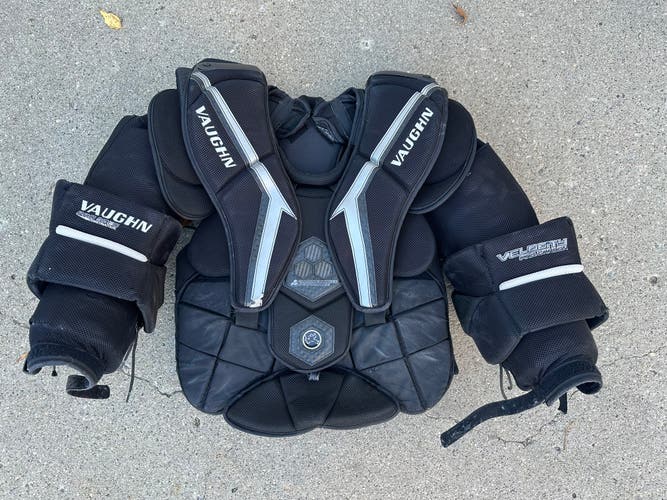 Vaughn Velocity V9 pro carbon Goalie Chest Protector (Used)