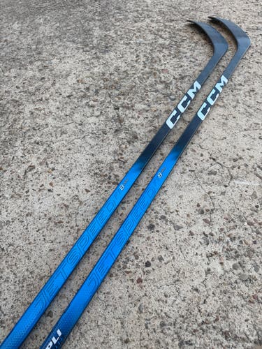 2 Pack CCM JETSPEED FT8 PRO Pro Stock Hockey Stick Grip P28M 80 Flex Right 2949