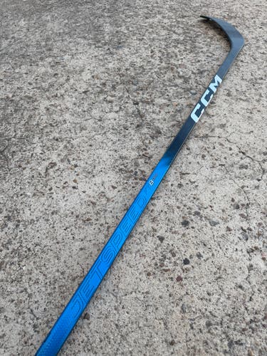 CCM JETSPEED FT8 PRO Pro Stock Hockey Stick Grip P28M 80 Flex Right 2949