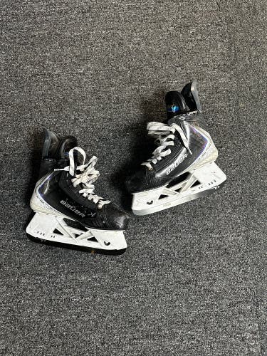 2025 Bauer Vapor Flylite Hockey Skates Regular Width 6 (Used)