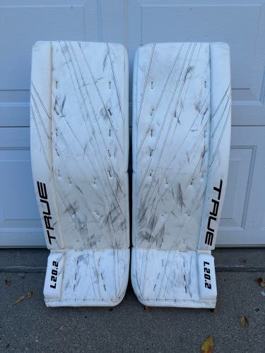 34" 2020 True L20.2 Goalie Leg Pads (Used)