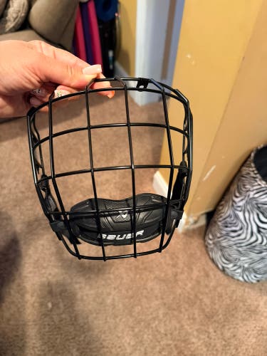 Medium Bauer Profile II Facemask Full Cage (New)