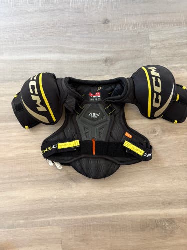 Large Youth CCM Tacks AS-V Pro Shoulder Pads (Used)