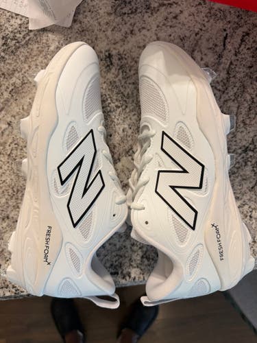 White Women's Size M 9.5 (W 10.5) New Balance Mid Top Molded Cleats (New)