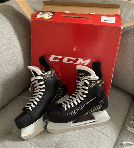 Black/White CCM Tacks 1092 Hockey Skates Regular Width 9 (New)