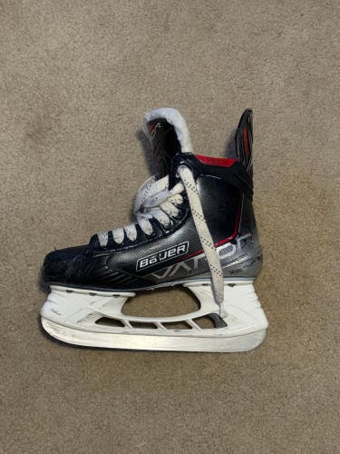 Red 2021 Bauer Vapor 3X Hockey Skates Narrow Width Size 4 (Used)