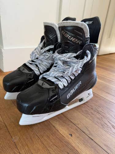 Black 2024 Bauer Supreme Shadow Hockey Skates Regular Width 10 (Used)