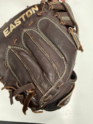 Easton Prowess RH Catcher's Softball Glove 34" (Used)