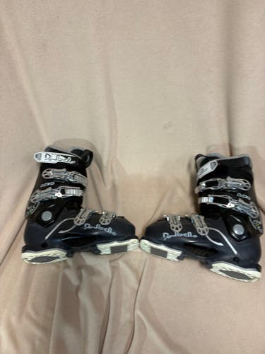 Mondo 23 & 23.5 Dalbello Aspire Ski Boots (Used)