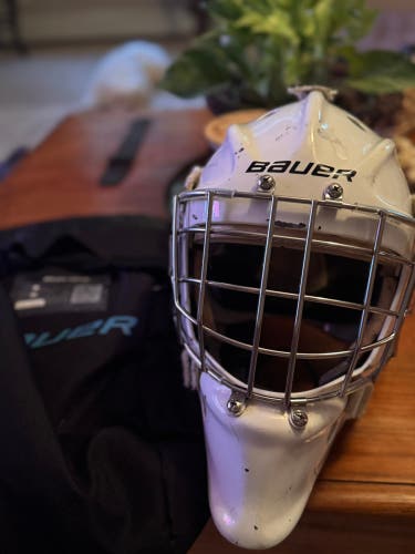 Senior Large Bauer 960 Goalie Mask (Used)