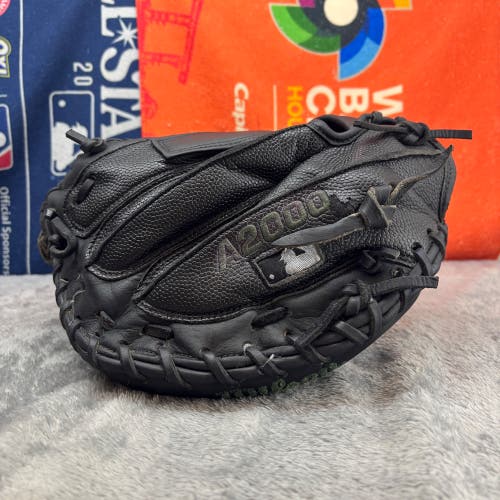 Wilson A2000 M2 RHT Catcher's Glove 33.5" (Used)