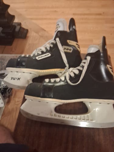 Bauer Size 10 Impact 300 Hockey Skates Regular Width 10 (Used)