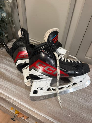 2023 CCM JetSpeed FT680 Hockey Skates Regular Width 10 (Used)