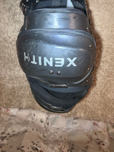 Medium Youth Xenith Flyte Shoulder Pads (Used)