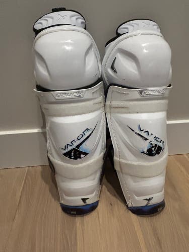 Intermediate Bauer Vapor Flylite 14" Shin Pads (Used)