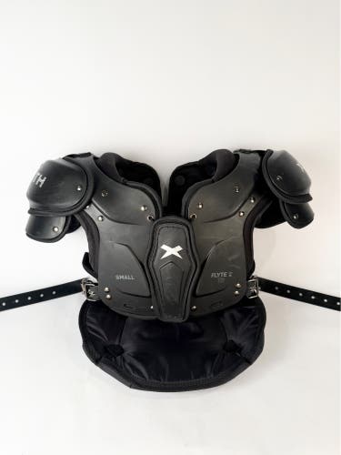 Xenith Flyte 2 Premium Football Shoulder Pads Adult Small w/ back plate